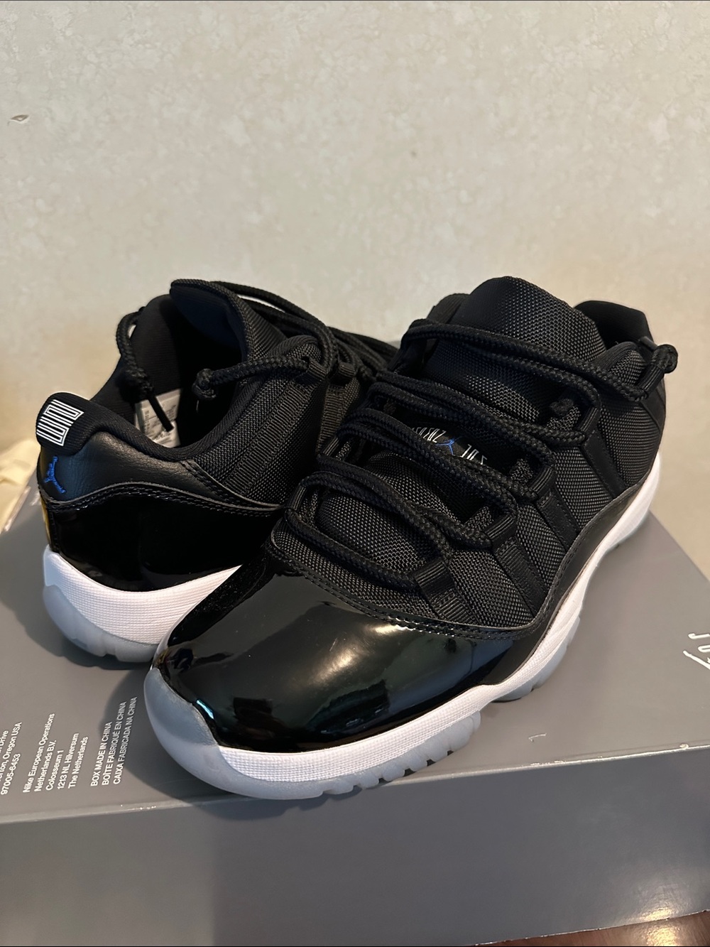 AIR JORDAN 11 RETRO LOW